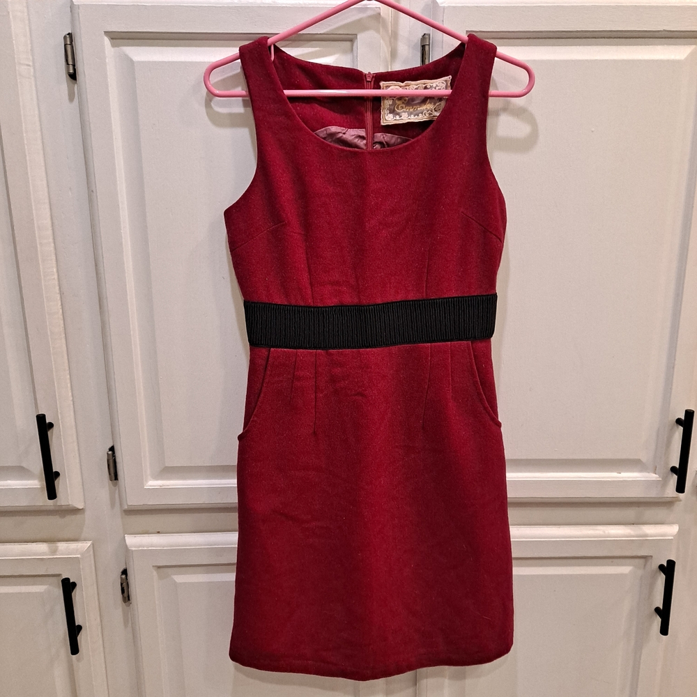 Emmelee Dark Pink Wool Blend Sheath W/Accented Waist & Pockets & Silver Specks